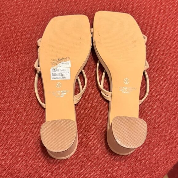 Liliana Women Size 9 Beige Tan Nude Square Toe Strappy Block Heels Sandals - Picture 6 of 10